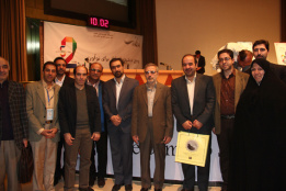 دریافت تندیس و لوح دومین جشنواره نوآوری دانشگاه علوم پزشکی تهران ۱۳۹۱